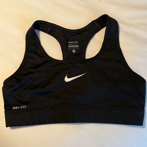 Nike Sports Bra - Black - No Padding
